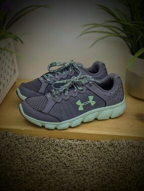 Under Armour Assert 6 Youth Size 4.5 Running Casual School Shoes Walking